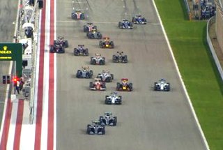 Старт гонки Формулы-1 2016 года в Бахрейне