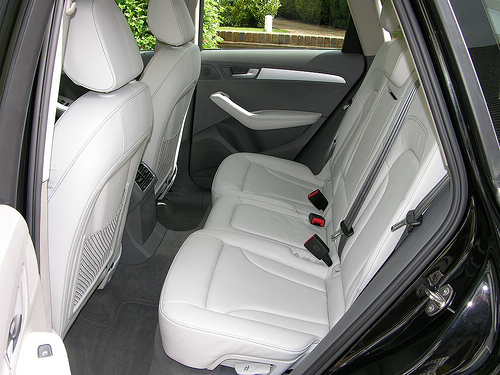 Audi Q5, на задних местах Audi Q5, продажа авто