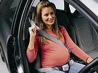Можно ли беременной женщине ездить за рулем авто и что она должна знать?