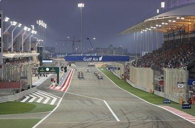 Формула-1, репортаж онлайн: на подиуме Гран-при Бахрейна 2024 года Ферстаппен, Перес и Сайнс-младший