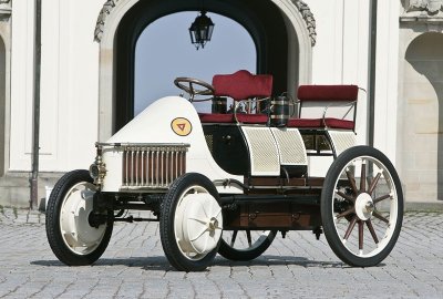 Гибридный автомобиль Semper Vivus Фердинанда Порше