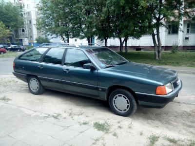 Audi 100