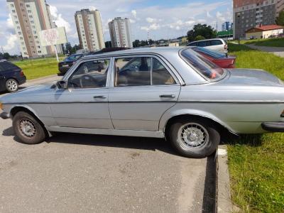 Mercedes E Class (W123)