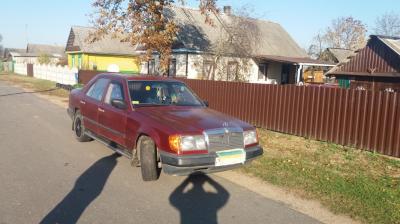 Mercedes E Class (W124)