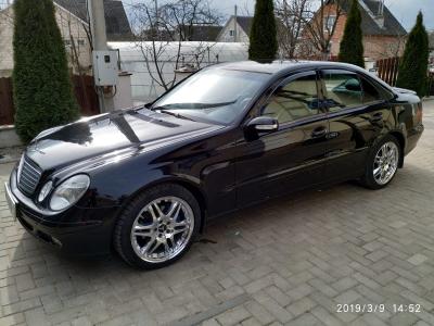 Mercedes E Class (W211)