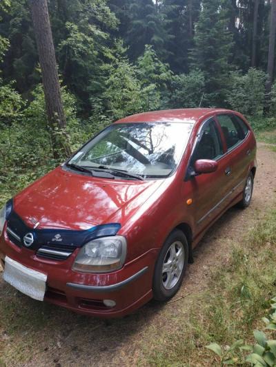Nissan Almera Tino