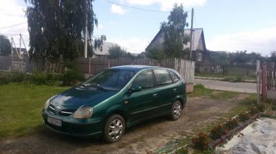 Nissan Almera Tino