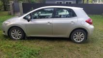 ������������� Toyota Auris