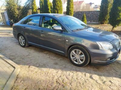Toyota Avensis 2