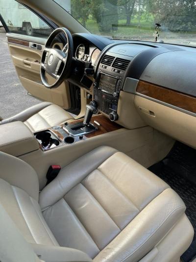 Volkswagen Touareg 1