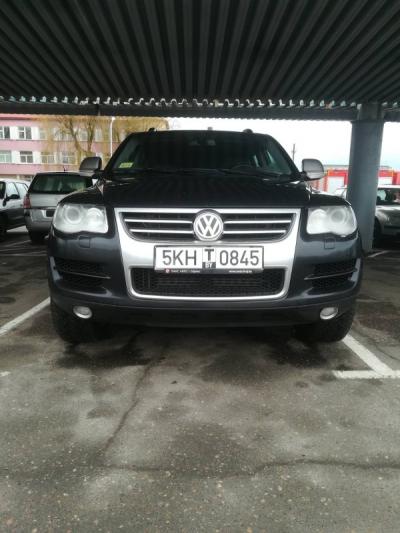 Volkswagen Touareg 1