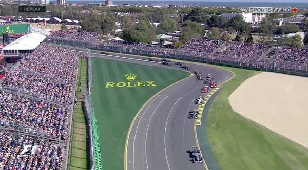 Начало гонки Формулы-1 2015 года в Мельбурне