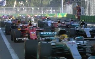Старт гонки Формулы-1 2017 года в Баку