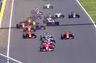 Старт гонки Формулы-1 2017 года на Хунгароринге