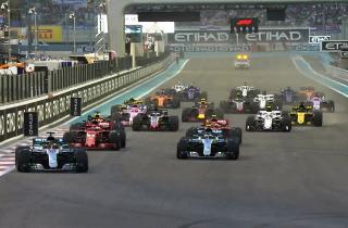 Старт гонки Формулы-1 2018 года в Абу-Даби