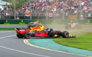 Разворот Макса Ферстаппена в гонке Формулы-1 2018 года в Мельбурне