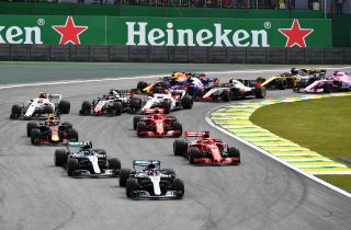Старт гонки Формулы-1 2018 года на Интерлагосе