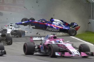 Столкновение Лэнса Стролла и Брендана Хартли на гонке Формулы-1 2018 года в Монреале
