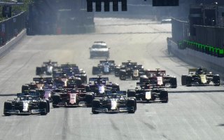 Старт гонки Формулы-1 2019 года в Баку