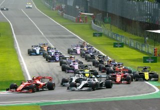 Старт гонки Формулы-1 2019 года в Монце
