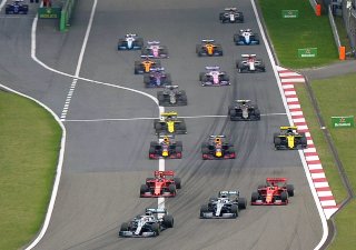 Старт гонки Формулы-1 2019 года в Шанхае