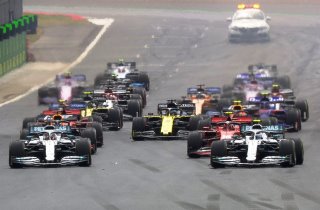 Старт гонки Формулы-1 2019 года на Сильверстоуне