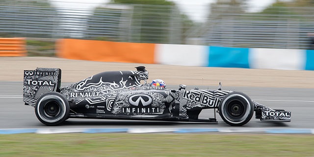 Red Bull RB11 в тестовой раскраске