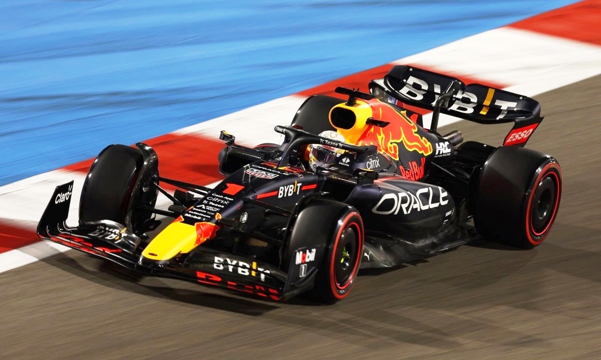 Мир Формулы-1: болид Red Bull RB18 2022 года