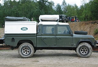 Пикап Land Rover Defender 130 2005 года