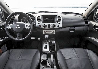 Интерьер Mitsubishi L200 (Мицубиси Л200) 2014 года