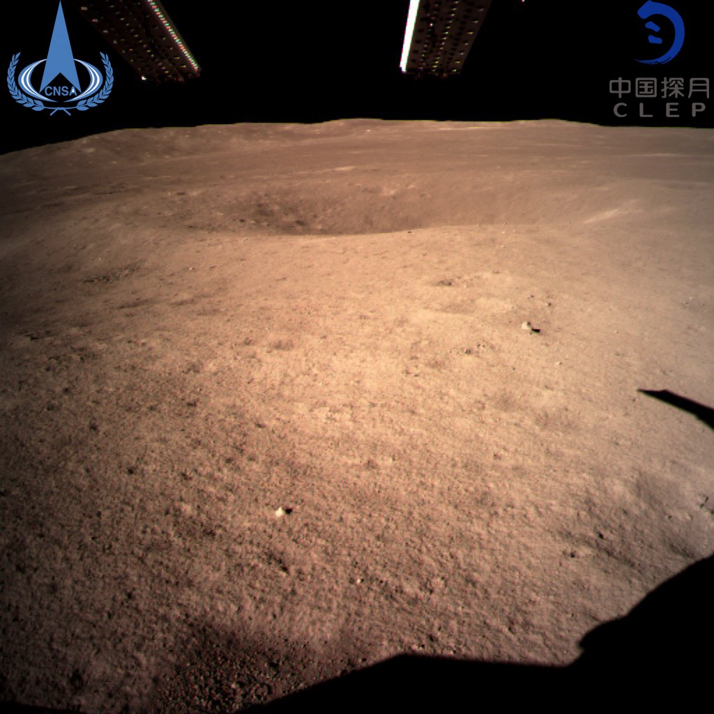 Снимок поверхности луны с аппарата Чанъэ-4