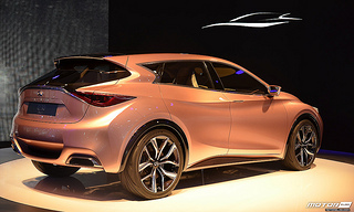 Infiniti Q30