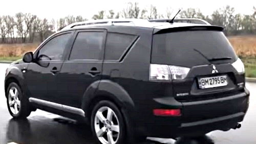 Кроссовер Mitsubishi Outlander