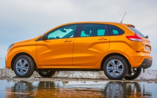 В России начались продажи кроссовера Lada XRay