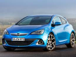 Opel Astra OPC внушает страсть к вождению