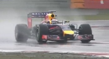 В Шанхае прошла дождевая квалификация Формулы-1 2014 года: впереди Mercedes и Red Bull