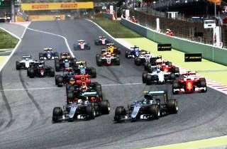 Старт гонки Формулы-1 2016 года в Барселоне