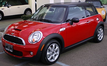 Mini Cooper в пятидверном исполнении — шпионские снимки новой версии
