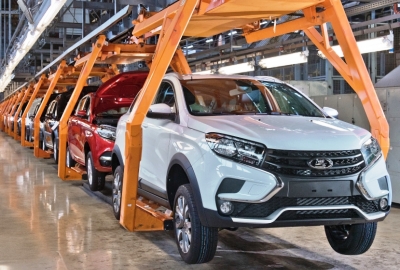 Lada XRay Cross на конвейере