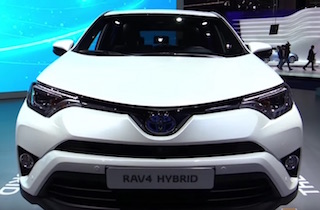 Toyota обновляет RAV4 и поднимает цены