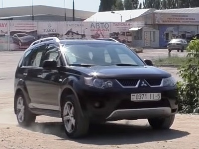 Кроссовер Mitsubishi Outlander XL