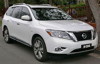 Кроссовер Nissan Pathfinder 2015 года