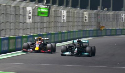 Макс Ферстаппен и Льюис Хэмилтон на Гран-при Саудовской Аравии 2021 года
