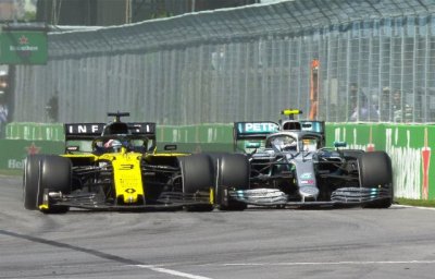 Валттери Боттас и Даниэль Риккардо в гонке Формулы-1 2019 года в Монреале