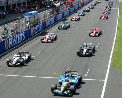 Старт гонки чемпионата Формулы-1, Сильверстоун, 2005 год