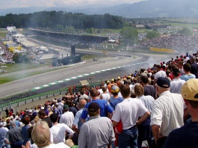 Формула-1, репортаж онлайн: в первой тройке спринта Гран-при Австрии 2024 года Ферстаппен, Пиастри и Норрис